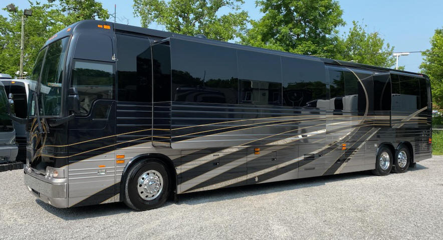 2016 X3-45 Prevost Dual Slide Star Coach / Motorhome For Sale at Staley Bus Sales / Staley Coach in Nashville, Tennessee.