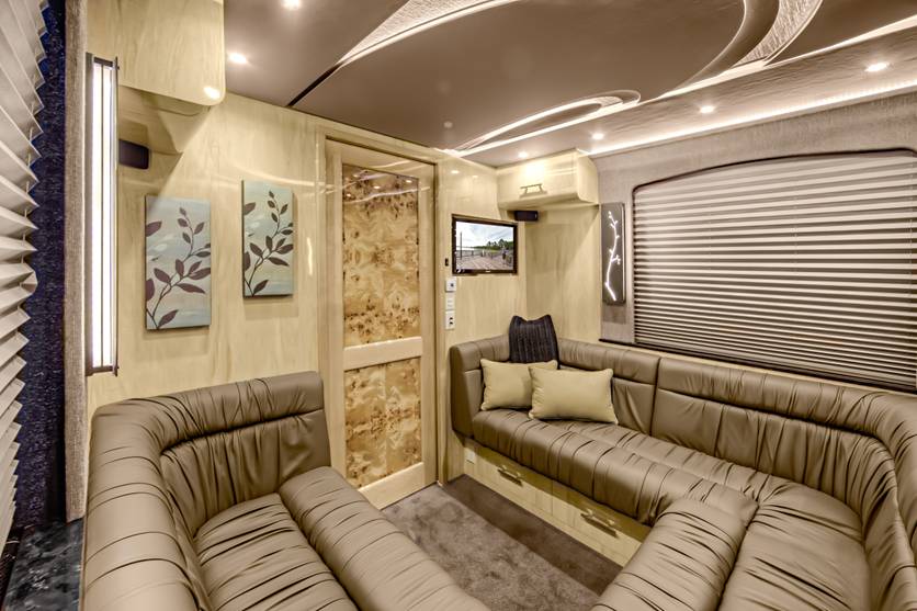 Prevost Entertainer bus